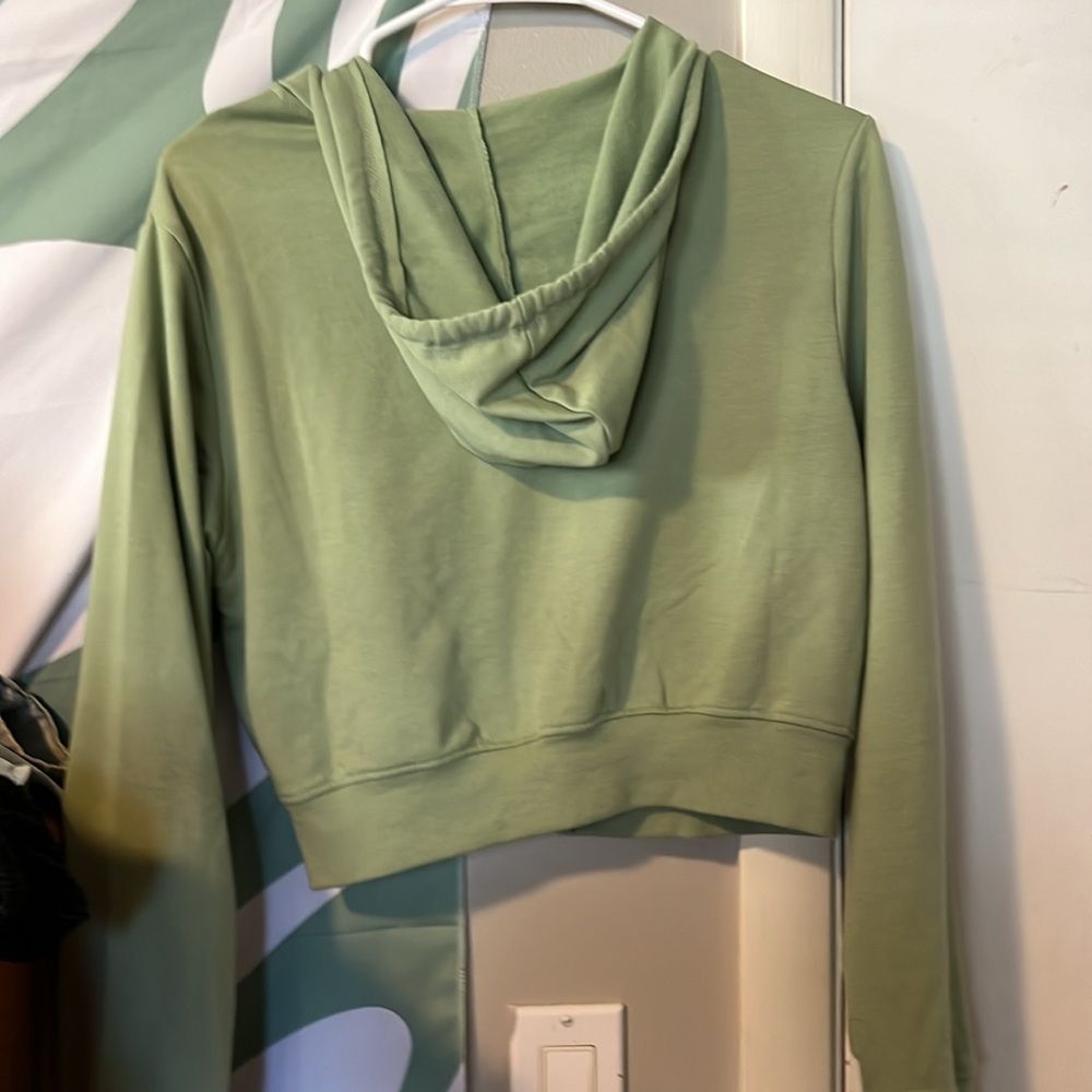 Cropped Zip Up - Picture 3 of 3